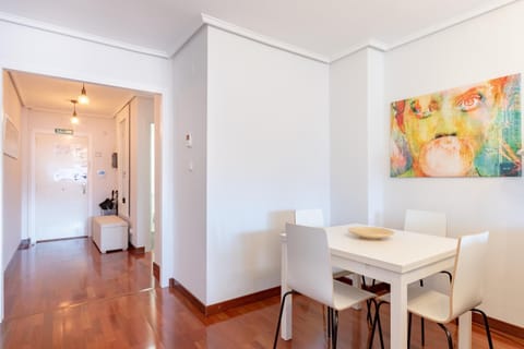 Precioso apartamento cerca de Bilbao Exhibition Center -BEC-, Bilbao y playas Condo in Barakaldo