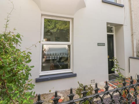 Hawthorn House House in Wales