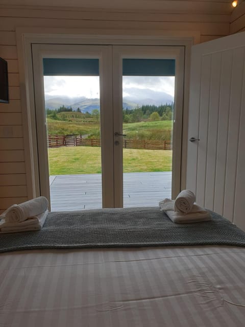 Bed, Garden, Balcony/Terrace, Decorative detail, Bedroom, Garden view, Mountain view