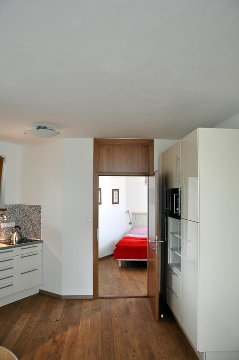 Coffee/tea facilities, Kitchen or kitchenette, Bedroom