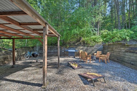 Alpine Adventures Cozy Log Cabin with Deck and Views! House in Wyoming