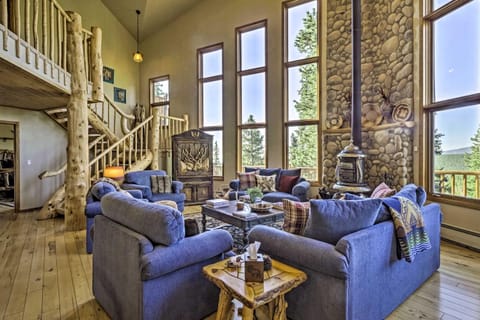 Spacious Fairplay Retreat with Hot Tub and Fire Pit! House in Park County