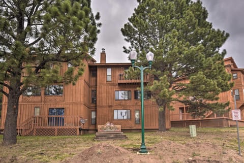 Modern Mountain Retreat Ski, Golf, Hike, Mtn Bike Apartamento in Angel Fire