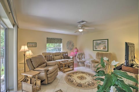 Peaceful Cape Coral Home with Quiet Backyard and Grill House in Cape Coral