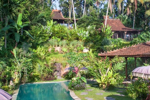 Villa Mahadevi Jungle Retreat Joglo 2 Chalet in Ubud