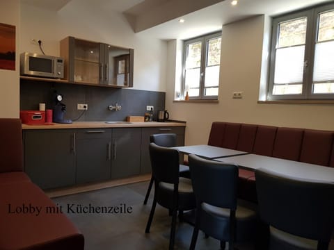 Kitchen or kitchenette, Communal kitchen