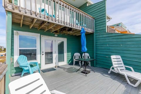 Aqua 99 by Meyer Vacation Rentals House in West Beach