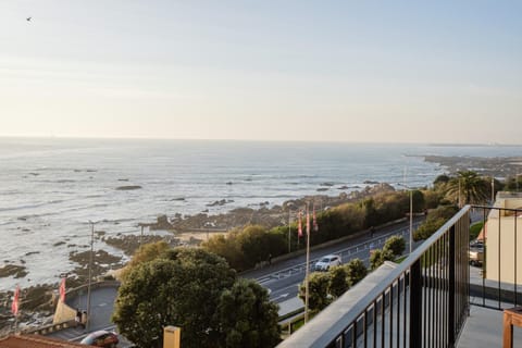 BOUTIQUE Rentals- ATTICO Luxury Design-Ocean views Apartment in Porto