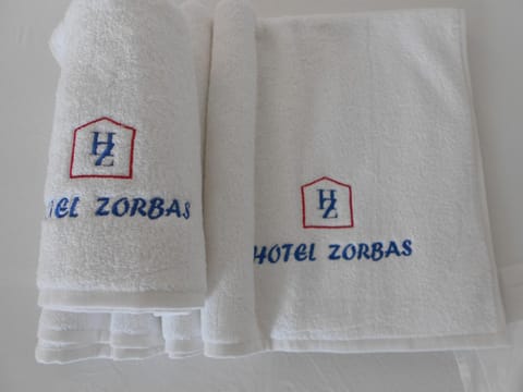 Zorbas Hotel & Studios Hôtel in Samos Prefecture