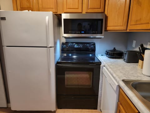 dishwasher, minibar, pet friendly, kitchen