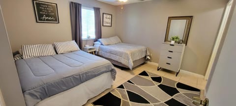Comfy & Convenient 1BR Apartment Near Oaks Mall & Medical Center Fast WIFI Condominio in Gainesville