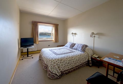 Photo of the whole room, Bedroom, Sea view