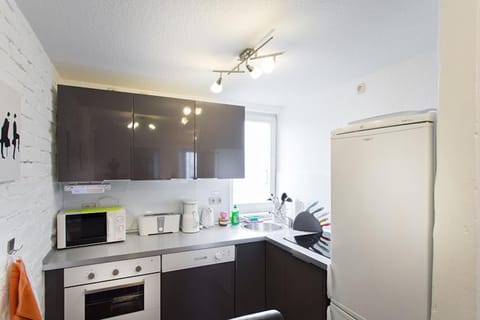 H&H Apartment im Herzen der Stadt Nr 17-Karl mit Küche, Wohnzimmer und Esstisch Apartment in Greifswald