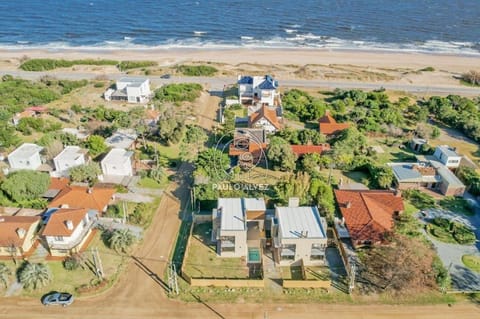 BAHIA SAN FRANCISCO, casa Albatros a 80 metros del mar, Uruguay House in Piriápolis