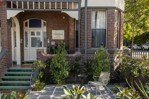 Patio, Facade/entrance