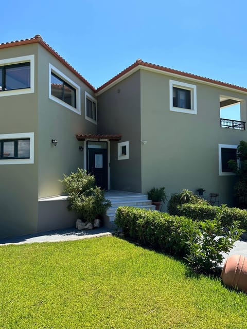 Property building, Facade/entrance, Garden