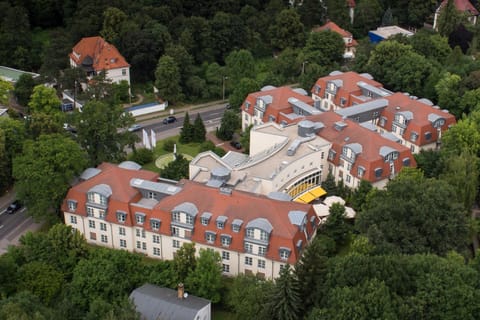 Facade/entrance, Bird's eye view