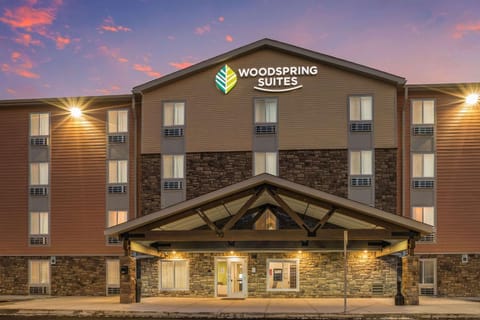 WoodSpring Suites Detroit Farmington Hills Hotel in Farmington Hills