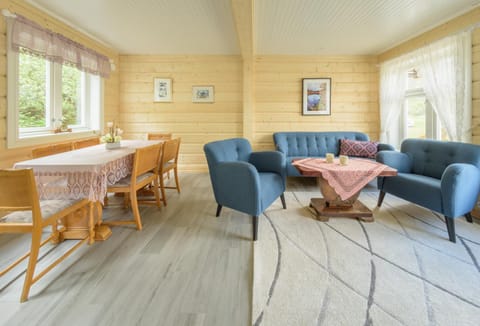Kabelvåg Feriehus & Camping Campground/ 
RV Resort in Lofoten