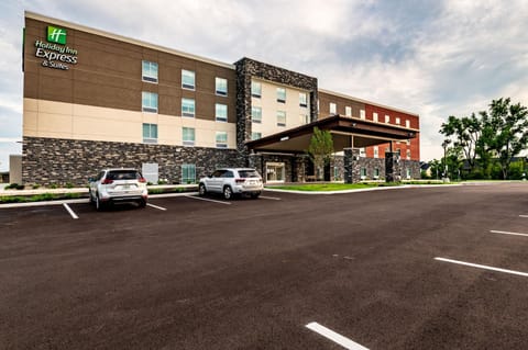 Holiday Inn Express & Suites Dayton East - Beavercreek Hotel in Beavercreek
