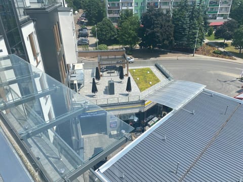 Neighbourhood, Balcony/Terrace, City view, Street view