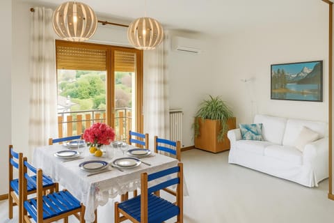 View (from property/room), Balcony/Terrace, Living room, Seating area, Dining area, air conditioner