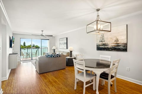Land's End 5-204 Gulf-Bay Front - Premier Maison in Sunset Beach