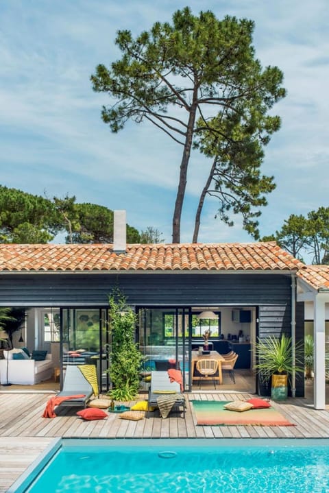 Belle villa rétaise 4 étoiles avec piscine chauffée Moradia in La Couarde-sur-Mer