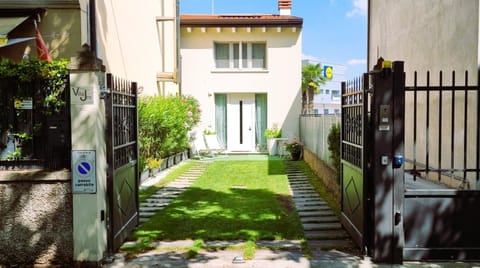 Property building, Garden