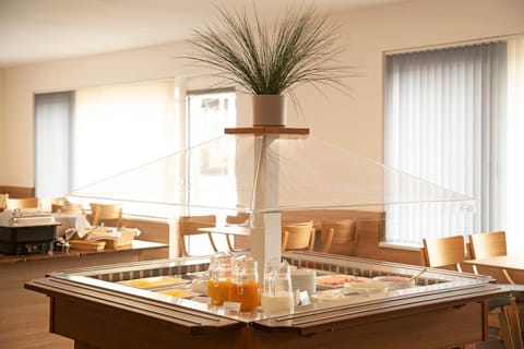 Breakfast, Buffet breakfast