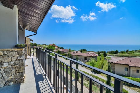 Property building, Garden, Balcony/Terrace, Seating area, Sea view