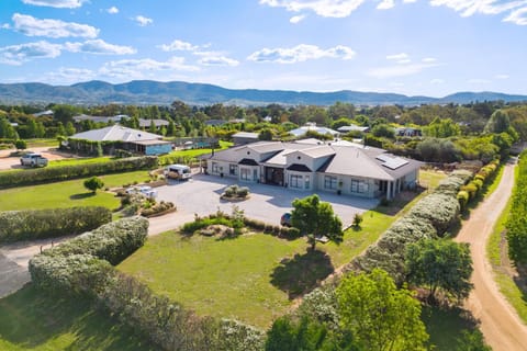 Property building, Spring, Day, Neighbourhood, Bird's eye view, Location, Parking