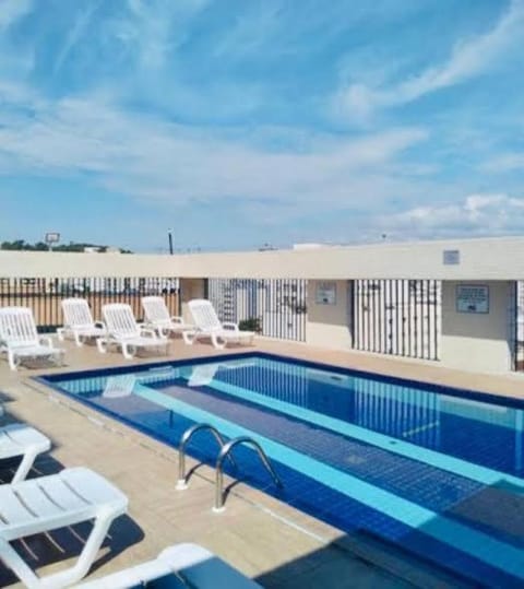 Flat em São Vicente com piscina na cobertura Condominio in Santos