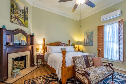 The Gallery House Boutique Hotel Hotel in Stephenville