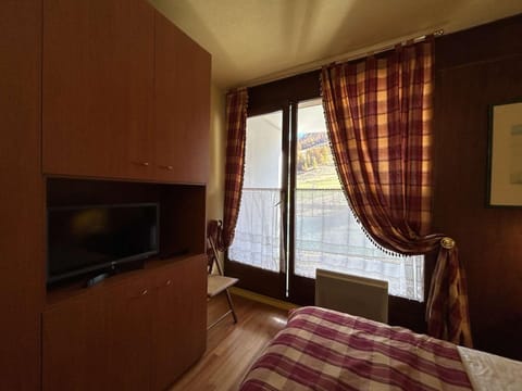 Appartement skis aux pieds, 6 pers avec parking, Montgenèvre - FR-1-330D-7 Apartment in Montgenèvre