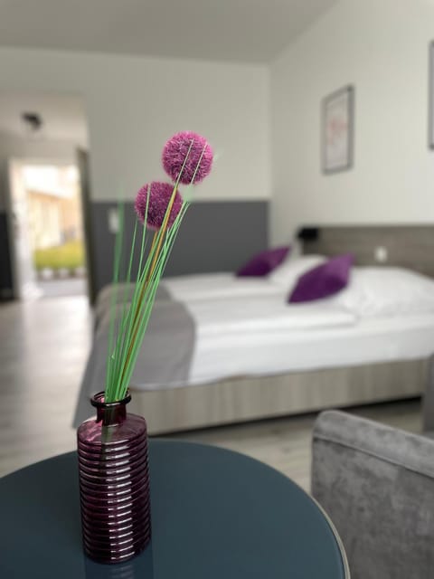 PRIMA Inn HOTEL & HOF NEURUPPIN - digitales & rezeptionsloses Motel Bed and Breakfast in Neuruppin