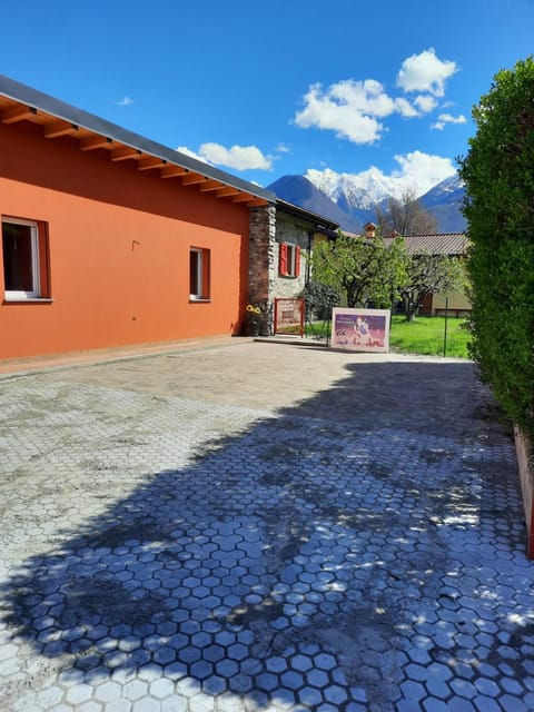 La casetta di Biancaneve Valtellina e lago di Como House in Province of Lecco