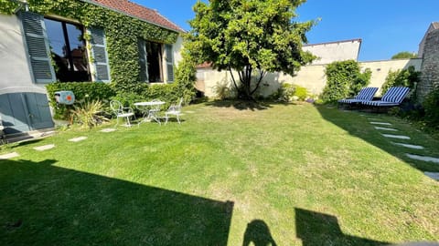 Property building, Natural landscape, Garden, Garden view