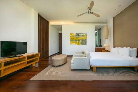 Bedroom, Pool view