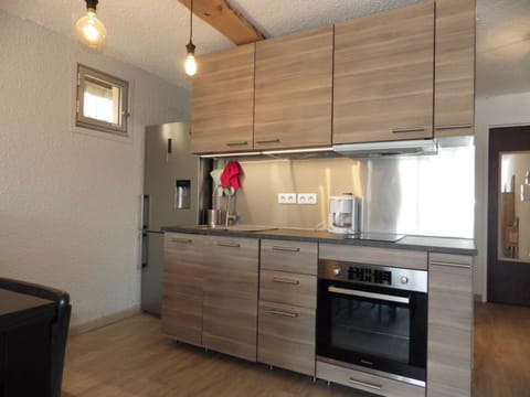 Les Deux Alpes - Appartement rénové pour 6, balcon exposé sud - FR-1-546-19 Apartment in Les Deux Alpes