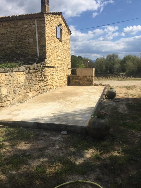 Cabanon de charme en plein coeur des vignes House in Pertuis