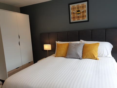 The Spires Serviced Apartments Cardiff Condo in Cardiff