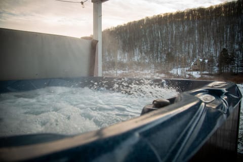 The Maples - Hot tub! Amazing views, pets welcomed Haus in Cattaraugus