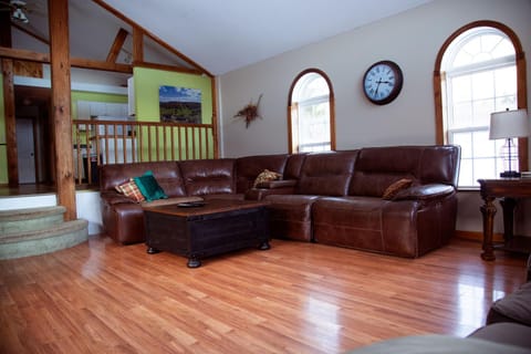 The Maples - Hot tub! Amazing views, pets welcomed Casa in Cattaraugus