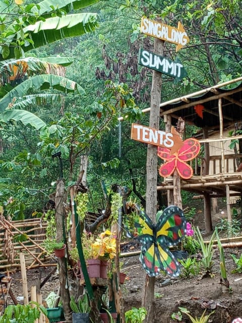 Kambal Kubo Resthouse at Sitio Singalong Bgy San Jose Antipolo Casa de campo in Antipolo