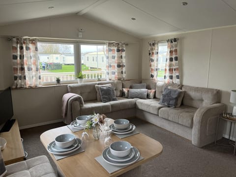 Modern, Spacious 2 bedroom caravan - Thorpe Park Haven, Cleethorpes Apartamento in Humberston