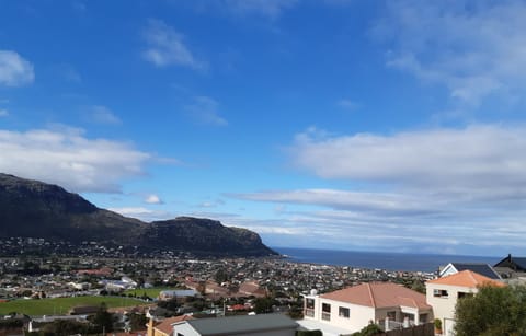 Mountain view, Sea view
