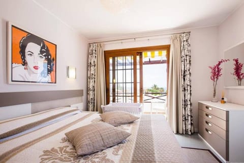 2 Bedroom apartment for 4 people in Tenerife Condo in Costa Adeje