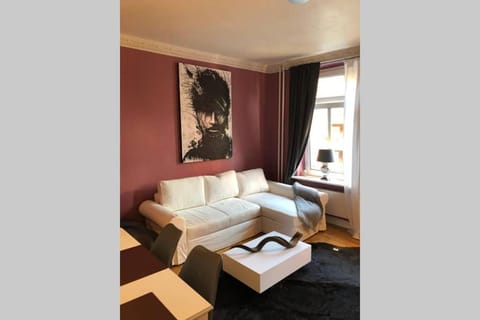 Living room, Photo of the whole room, Seating area