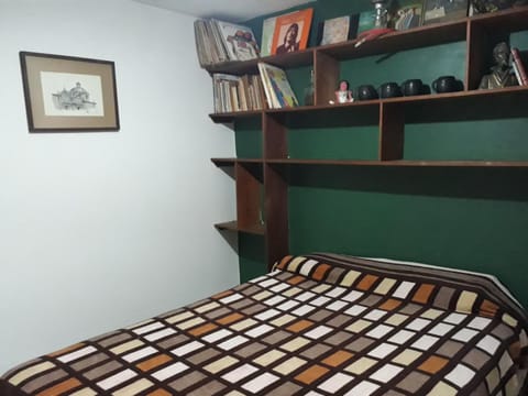 Casa entera sólo para ti. Sencilla y cómoda para familia, estudios o trabajo Apartment in Morelia